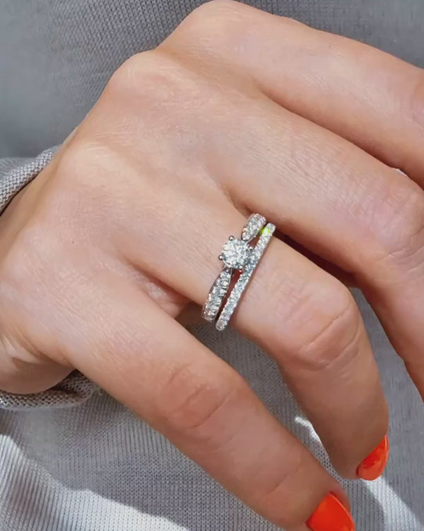 5235-prague-diamond-engagement-ring-18k-gold-video-close